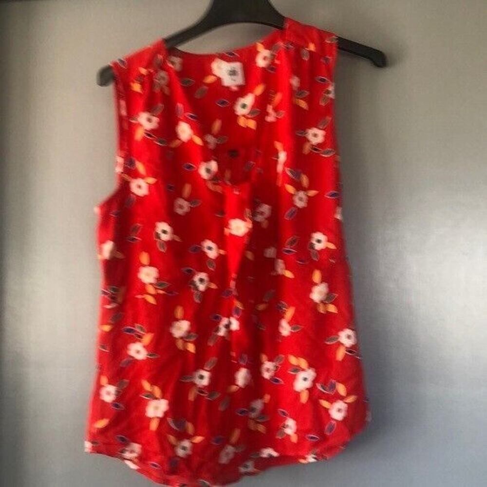 Cabi Red Floral Top Medium Pullover Tied Up Neck Relaxed Fit Blouse Sleeveless